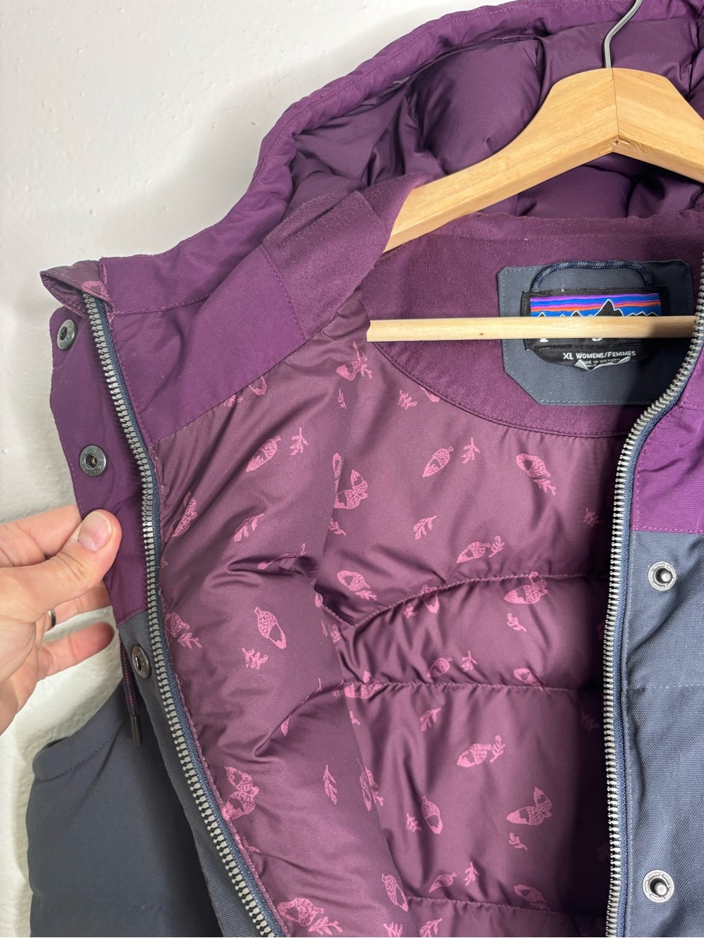 Patagonia Hooded Bivy Down Vest Gray Purple Size XL EUC - Picture 4 of 9